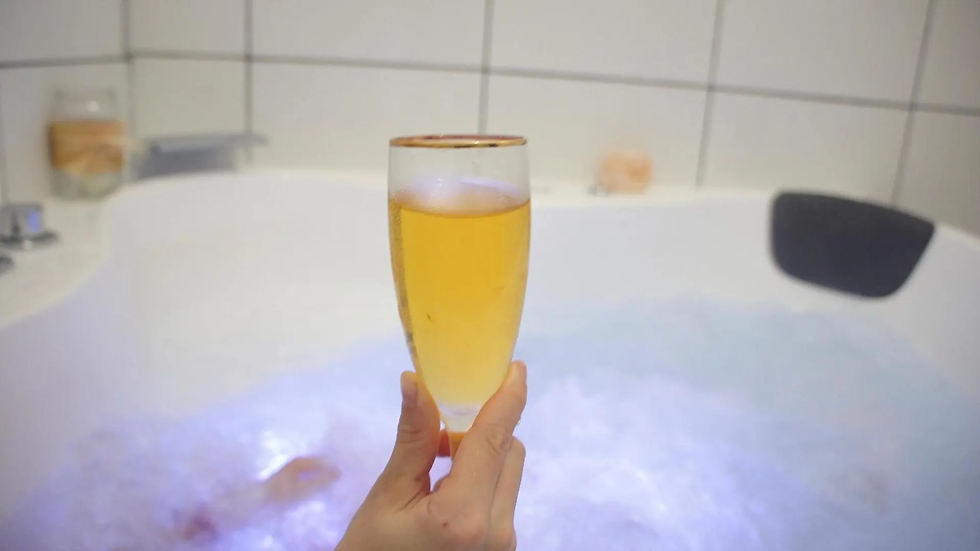 Balneo Dans Cadre Enchanteur L'Arbresle Love hotel